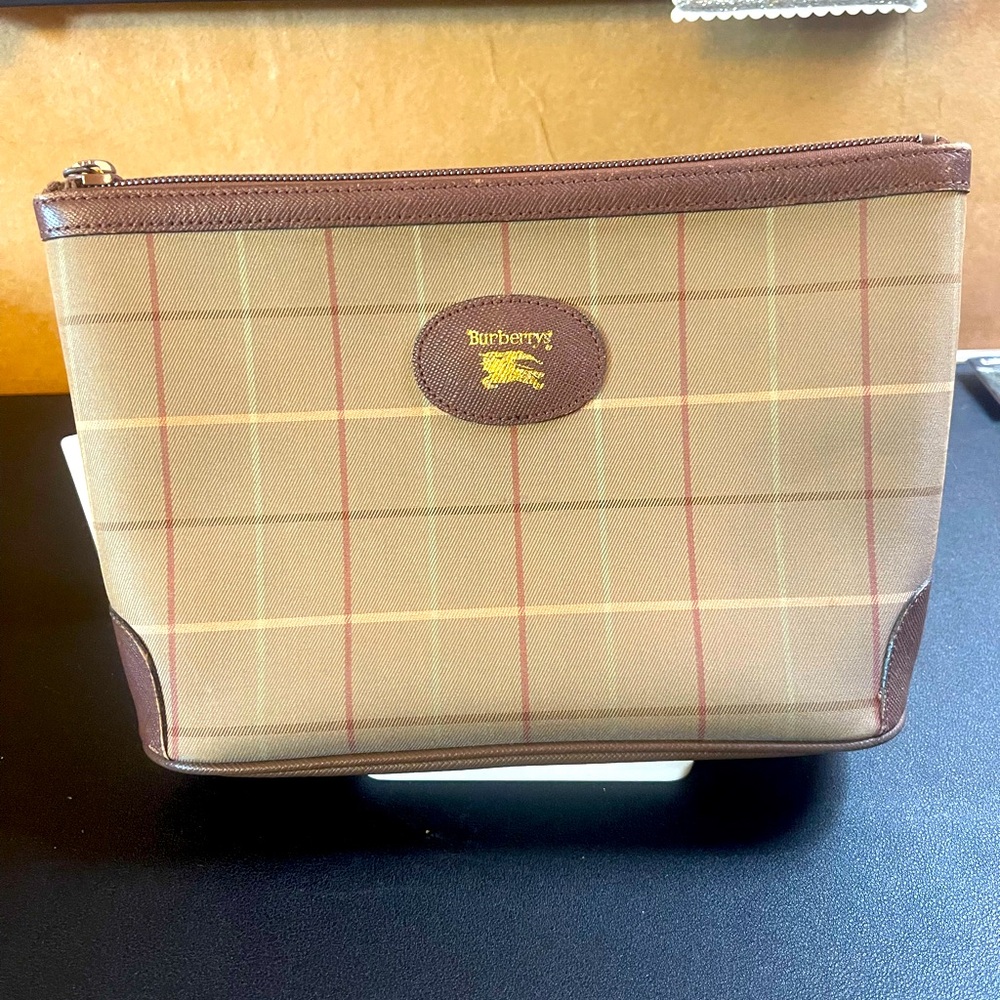 Auth Burberry Clutch